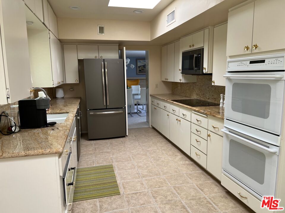 500 W Arenas Rd Unit: 8