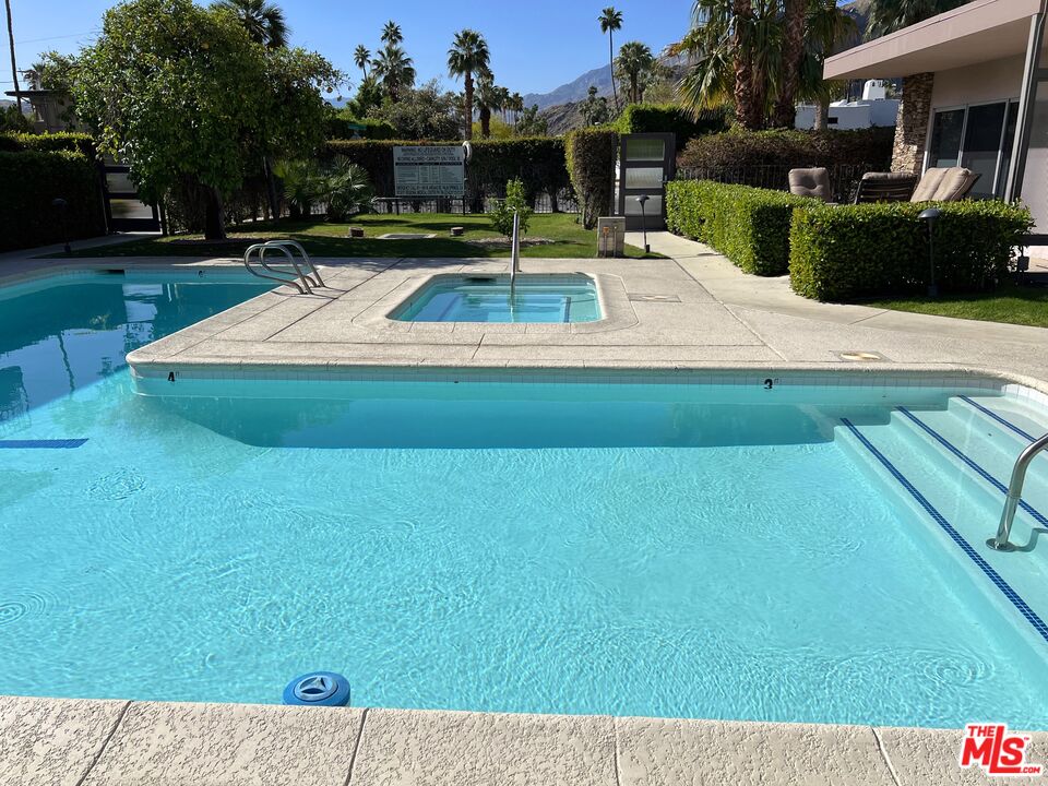 500 W Arenas Rd Unit: 8