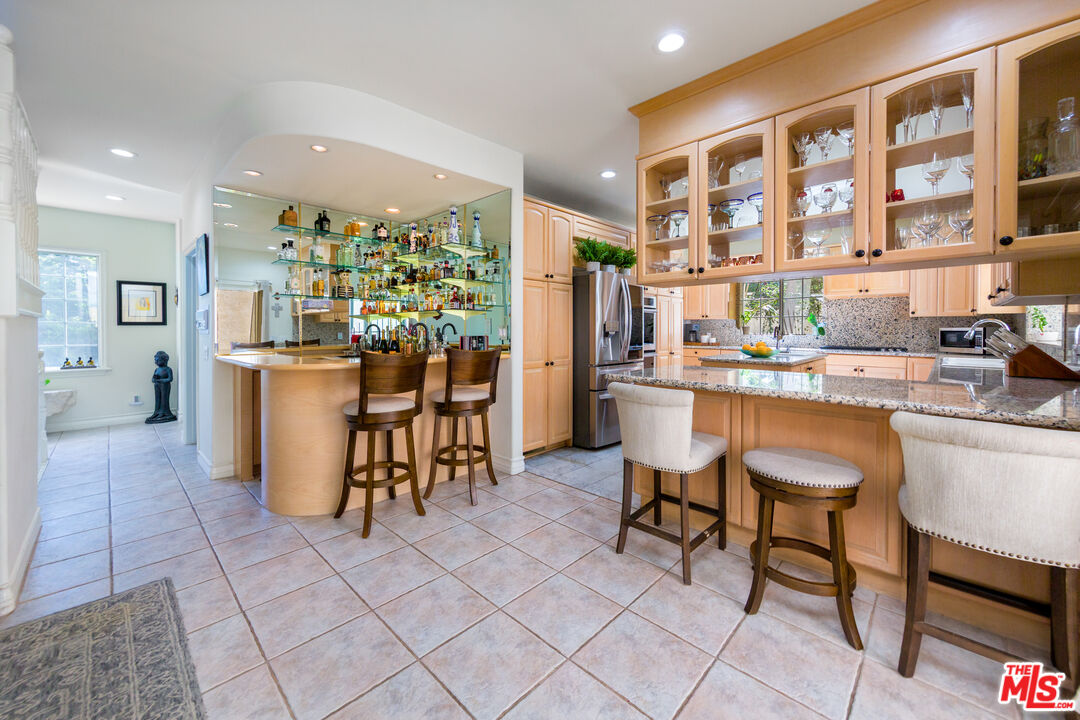 3827 Berry Dr
