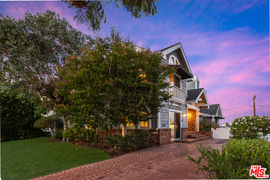 624 Sierra St
