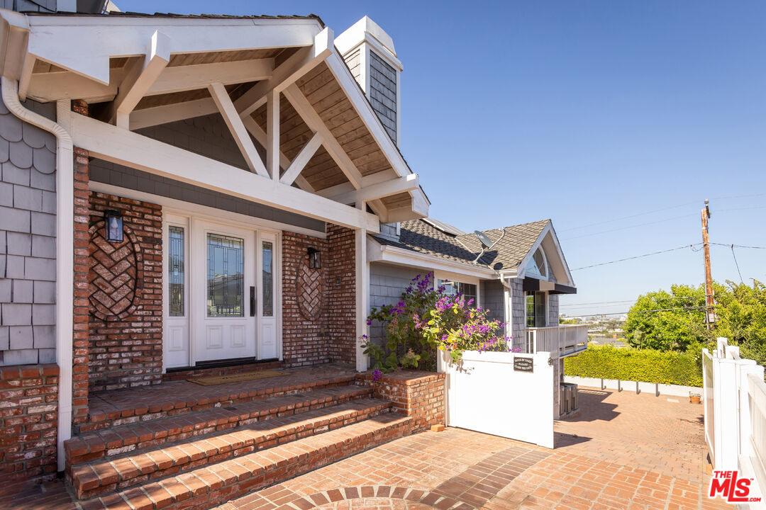 624 Sierra St