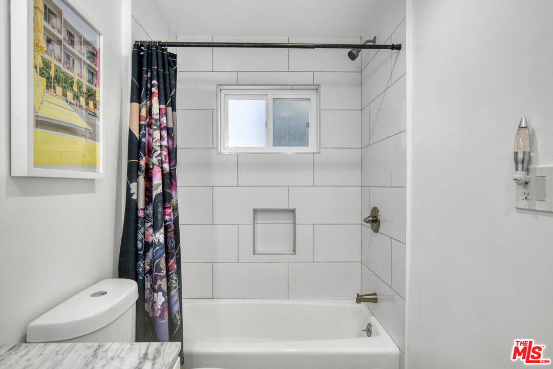 4112 Vanetta Pl