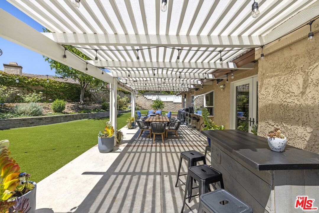 25601 Rancho Adobe Rd
