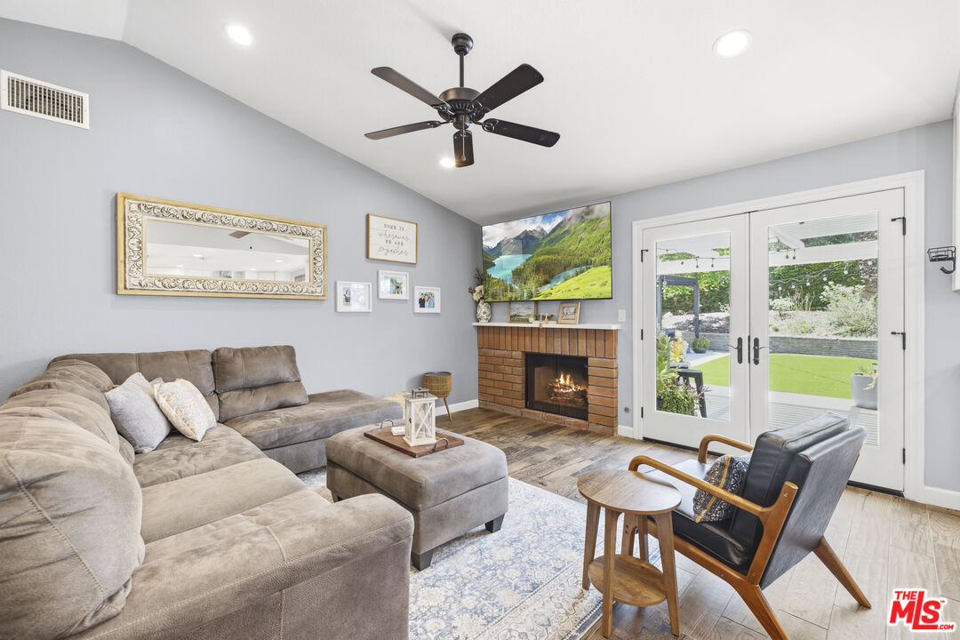 25601 Rancho Adobe Rd