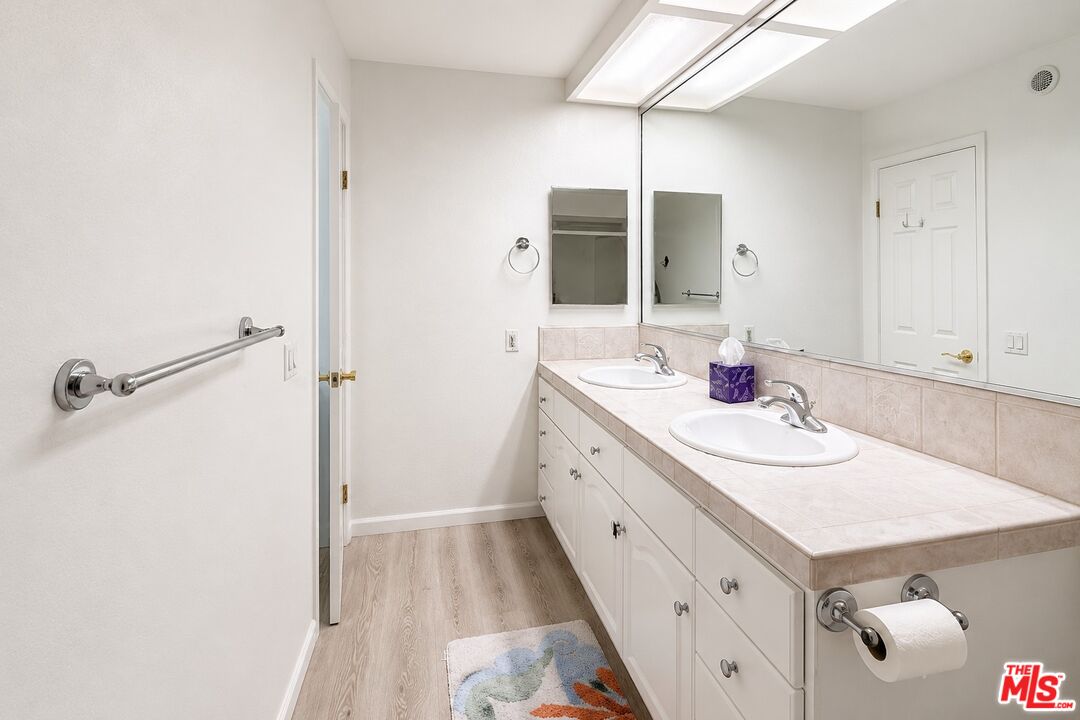 1140 E Ocean Blvd Unit: 235