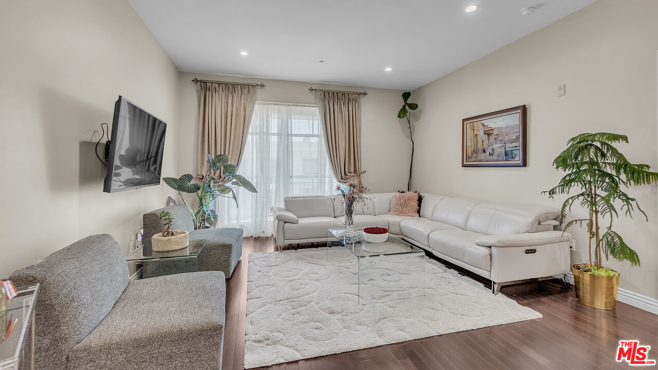 611 Caruso Ave