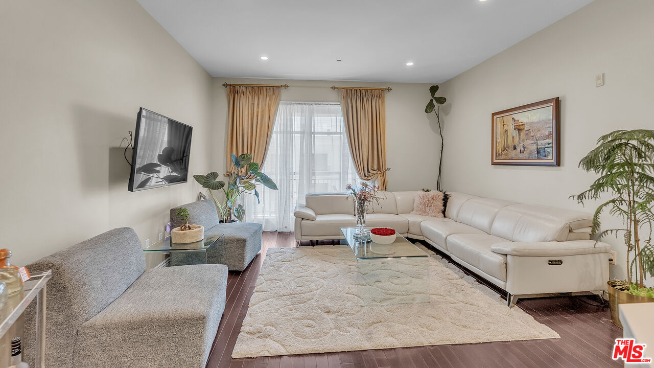611 Caruso Ave