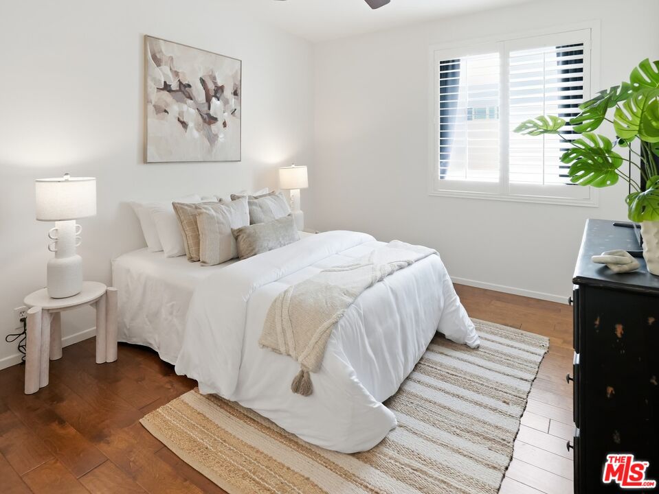 4236 Longridge Ave Unit: 203