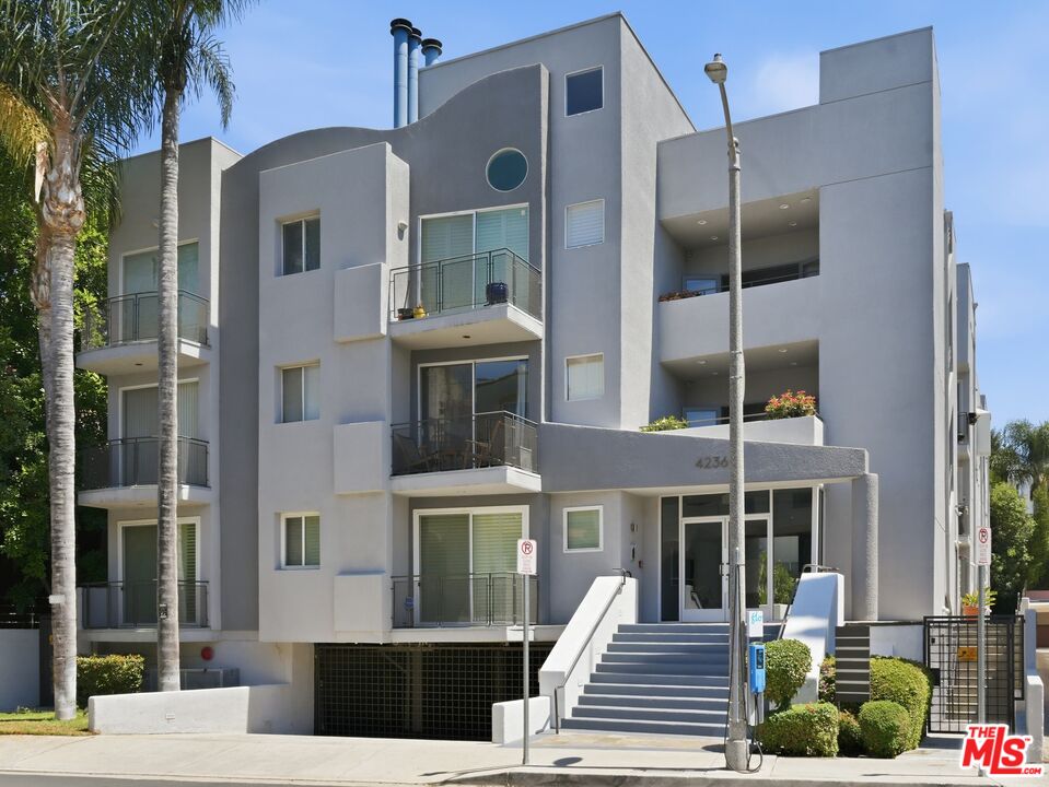 4236 Longridge Ave Unit: 203