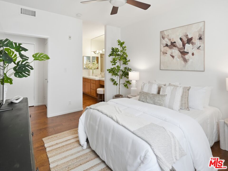 4236 Longridge Ave Unit: 203