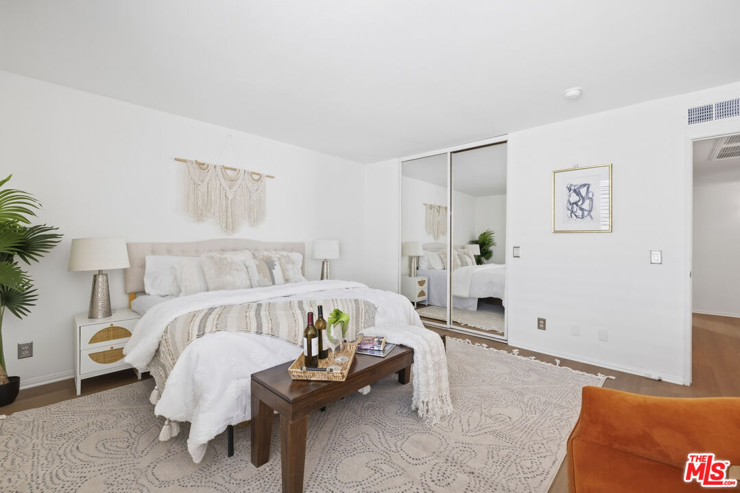 4164 Tujunga Ave Unit: 103