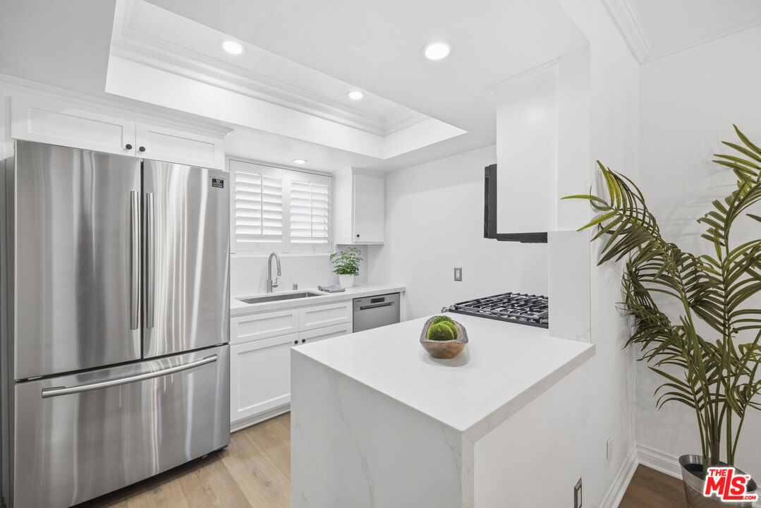 4164 Tujunga Ave Unit: 103