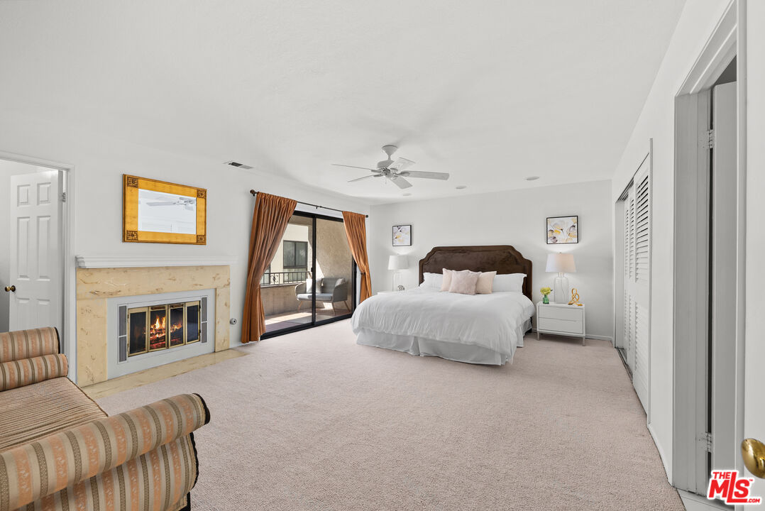 4338 Gentry Ave Unit: 2