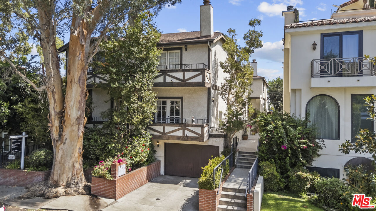 4338 Gentry Ave Unit: 2