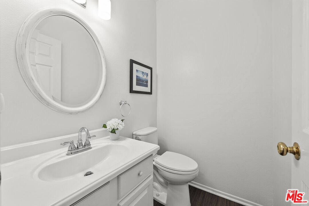 4338 Gentry Ave Unit: 2