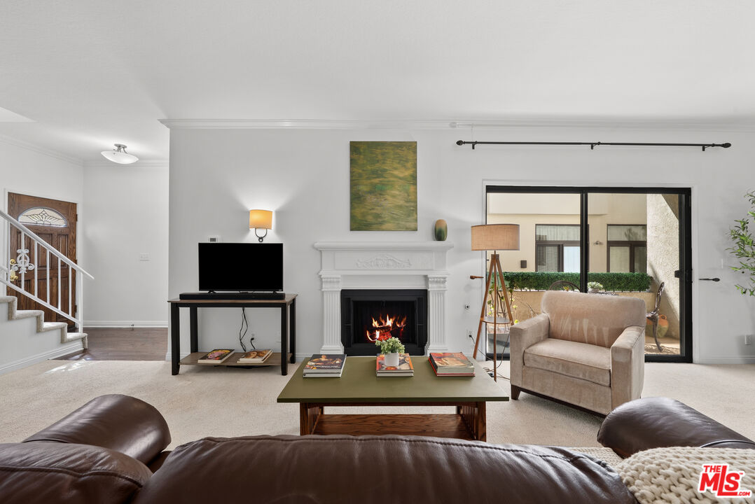 4338 Gentry Ave Unit: 2