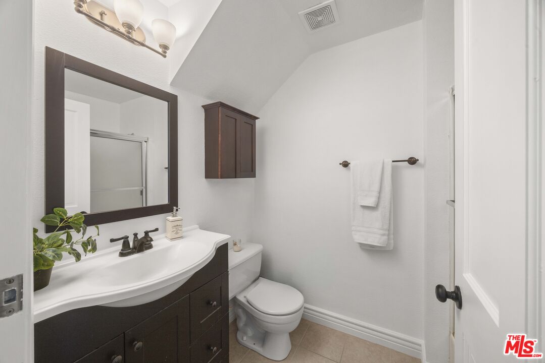 13331 Moorpark St Unit: 318