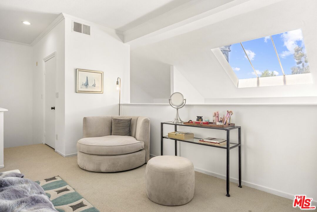 13331 Moorpark St Unit: 318