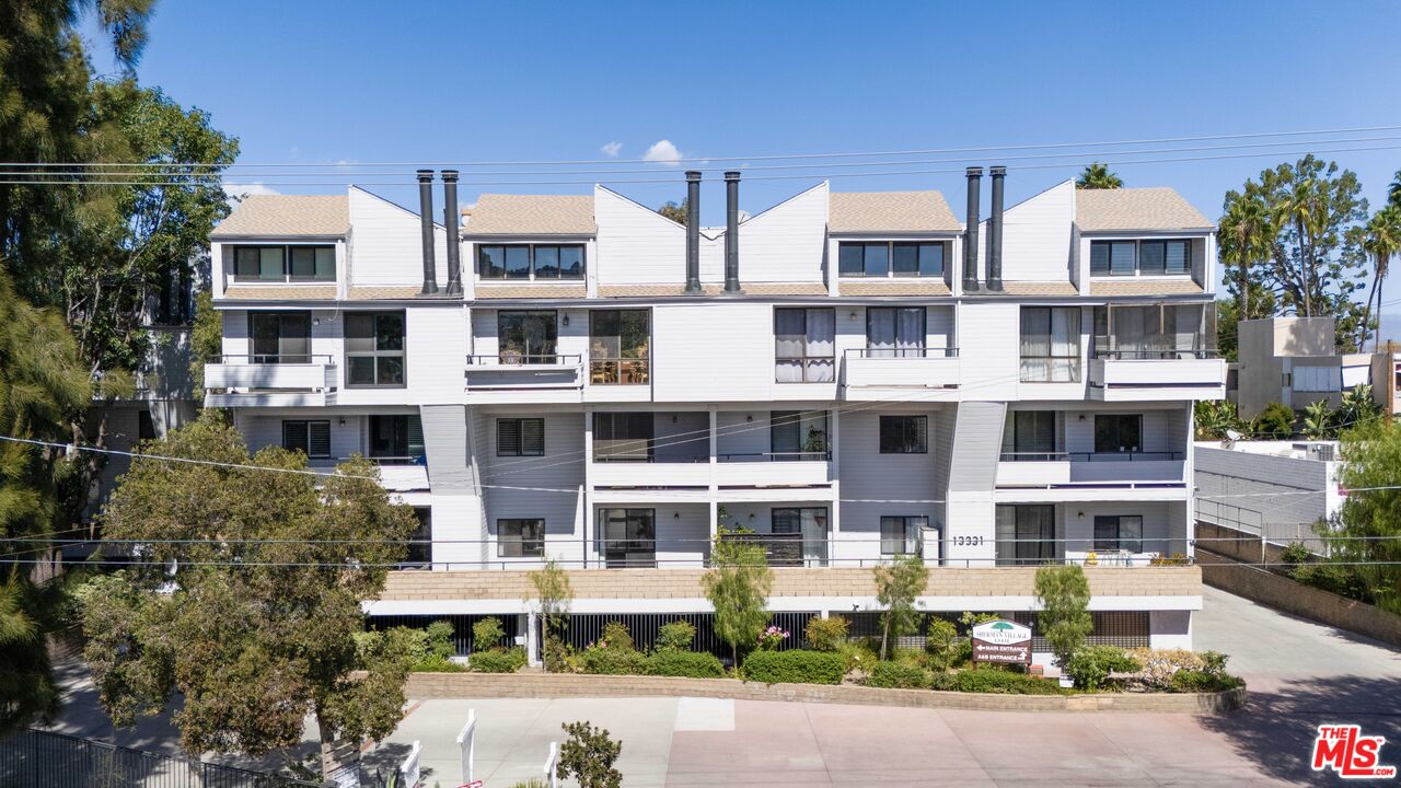 13331 Moorpark St Unit: 318