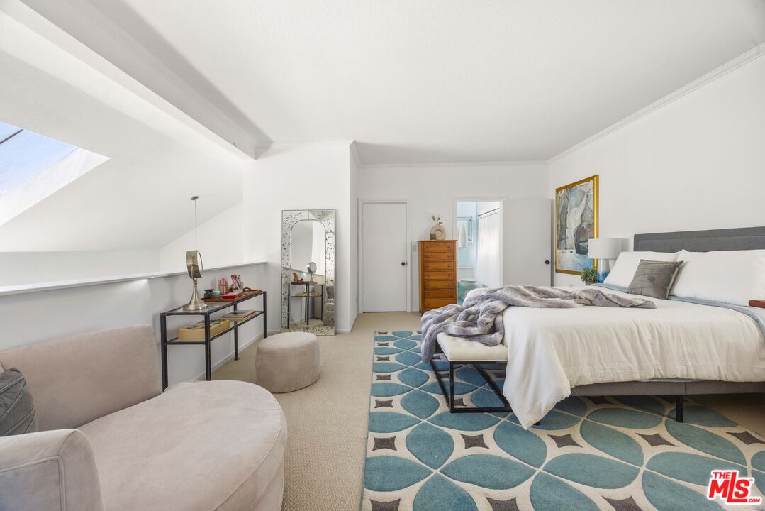 13331 Moorpark St Unit: 318