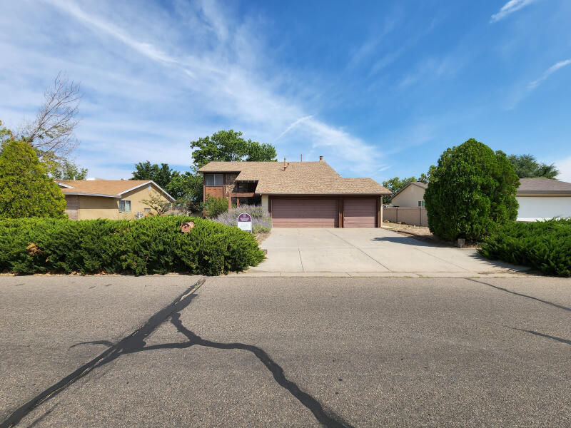 5620 HAYES Drive NW