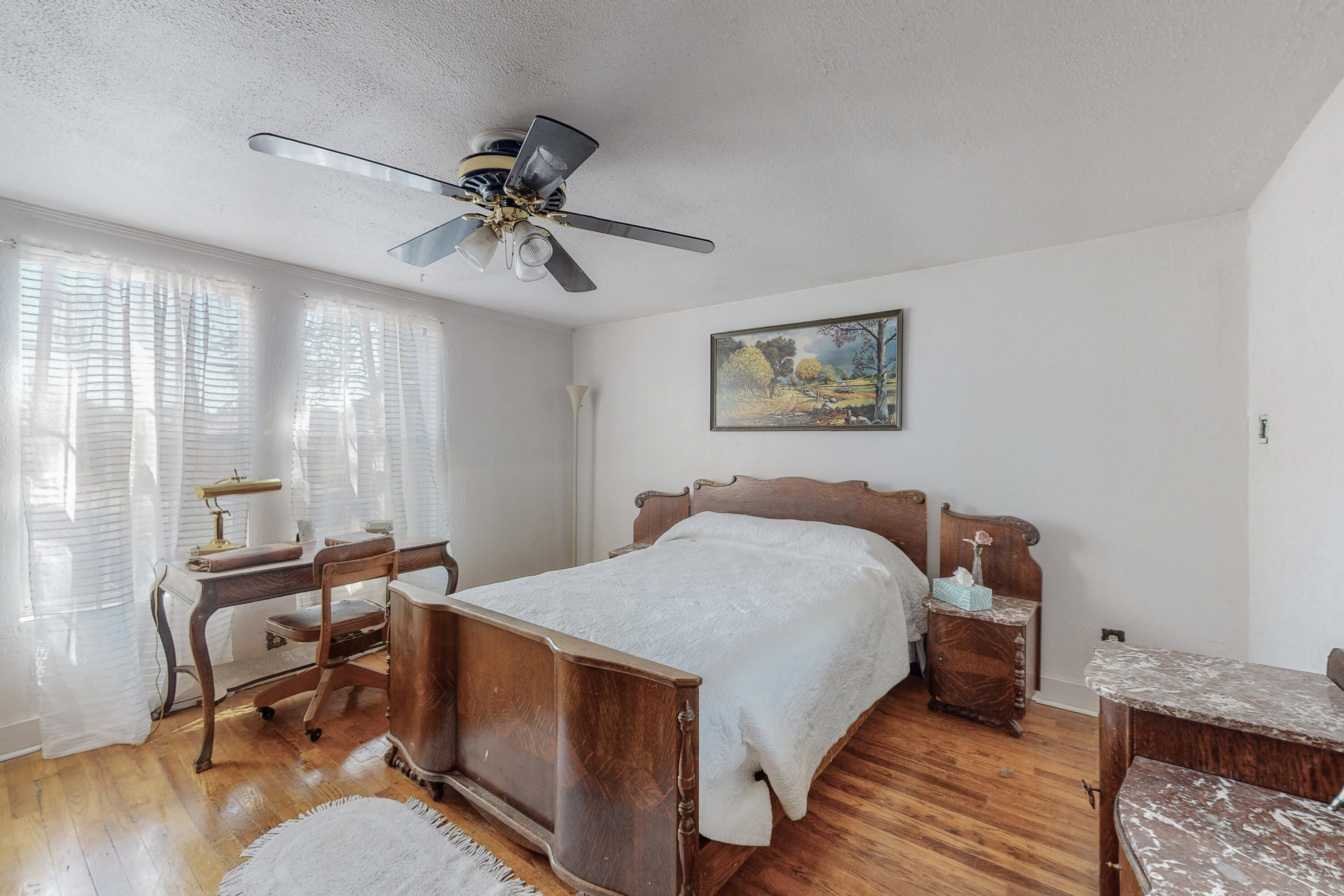 1905 LAKEVIEW Road SW