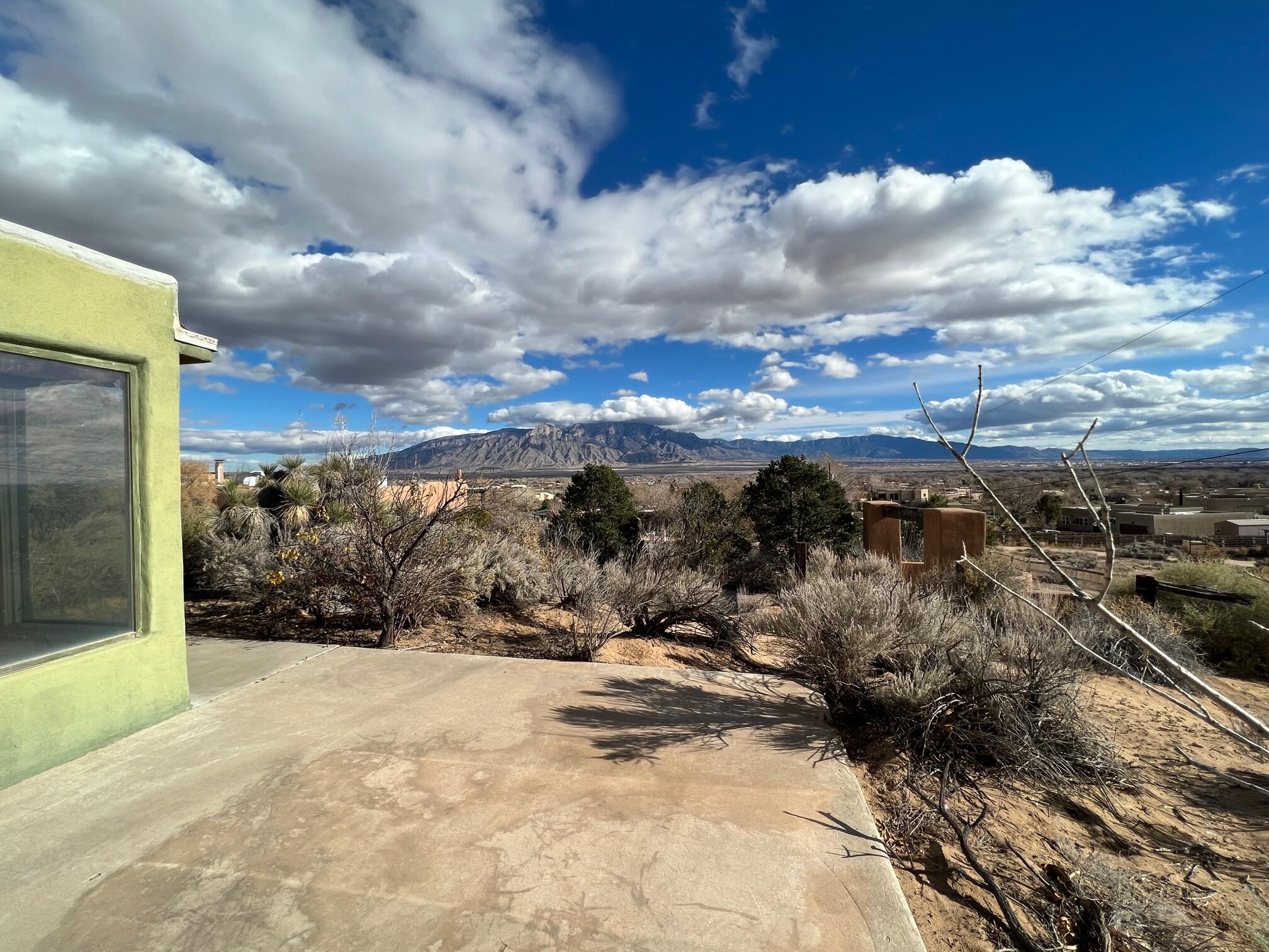 1512 CAMINO HERMOSA