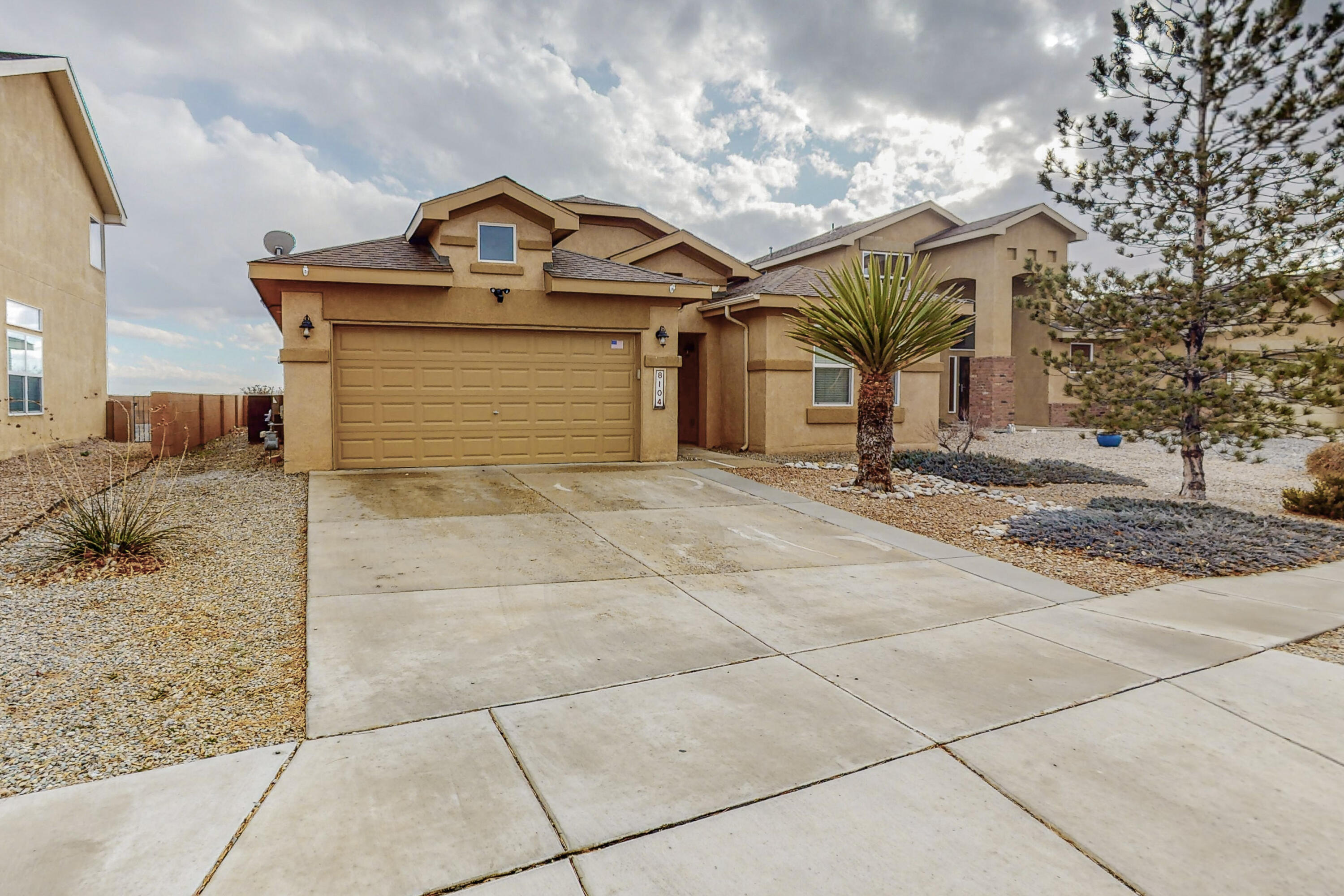 8104 VENTANA AZUL Avenue NW