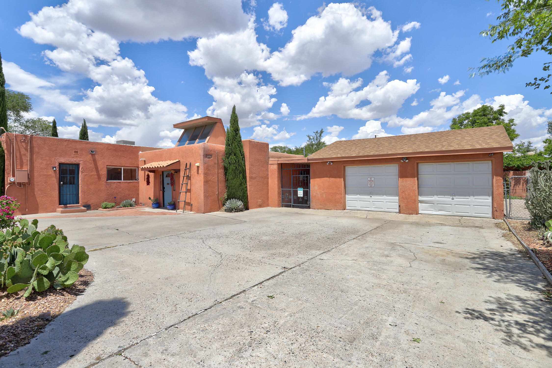 2213 Dora Avenue NW
