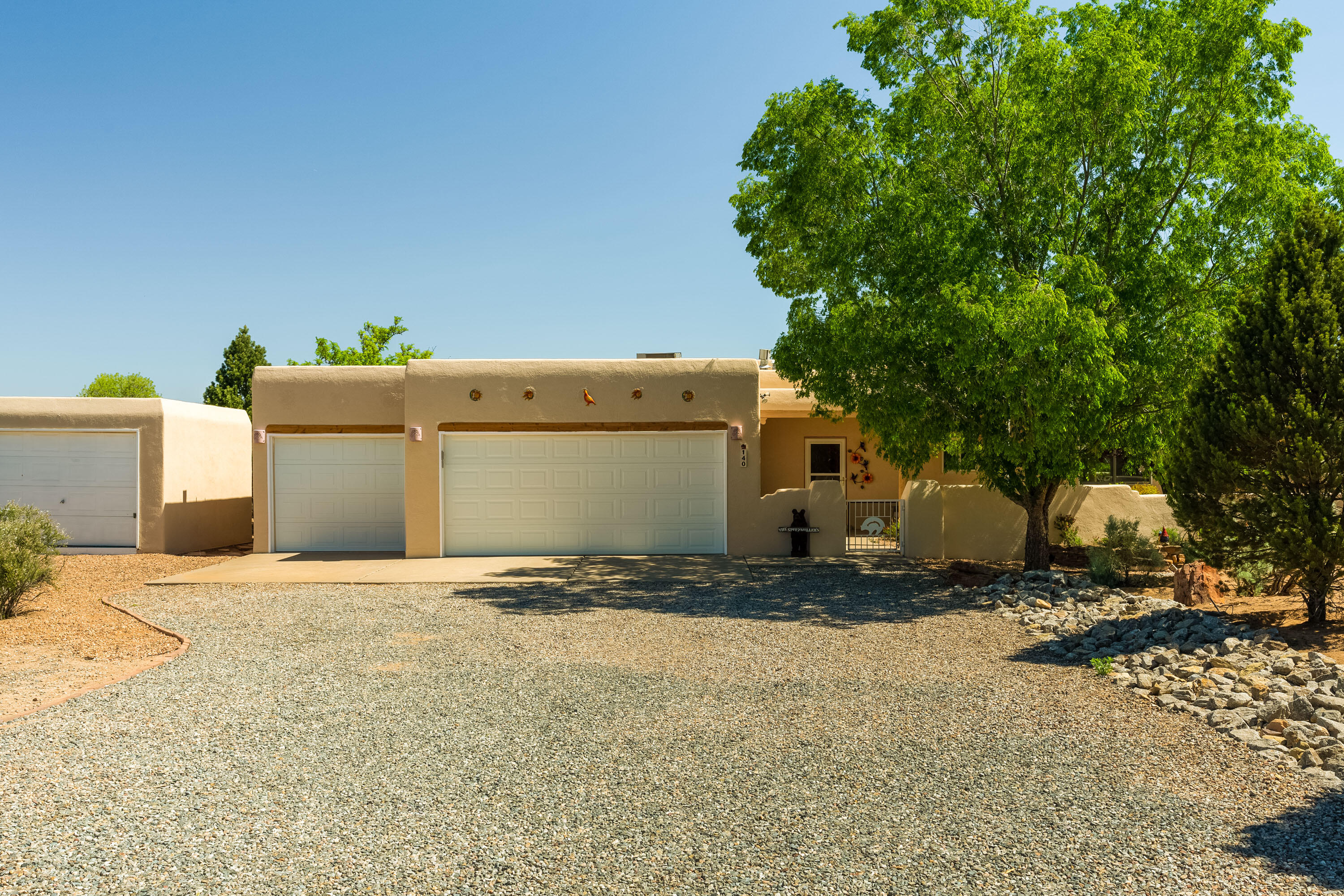 140 Tierra Encantada