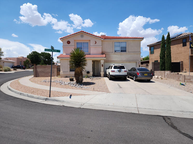 8301 Rancho Pleno NW