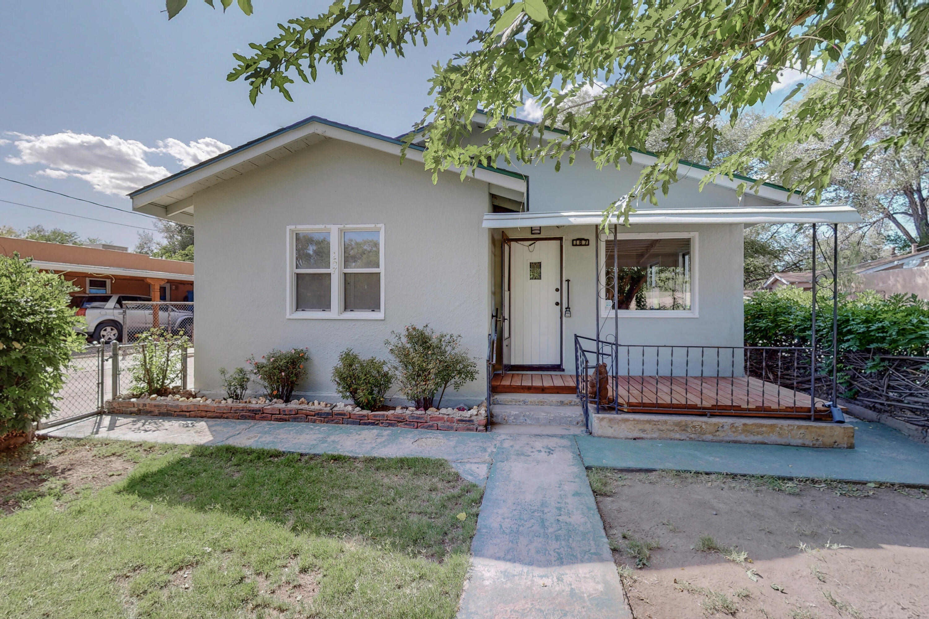 167 Riverside Drive SW