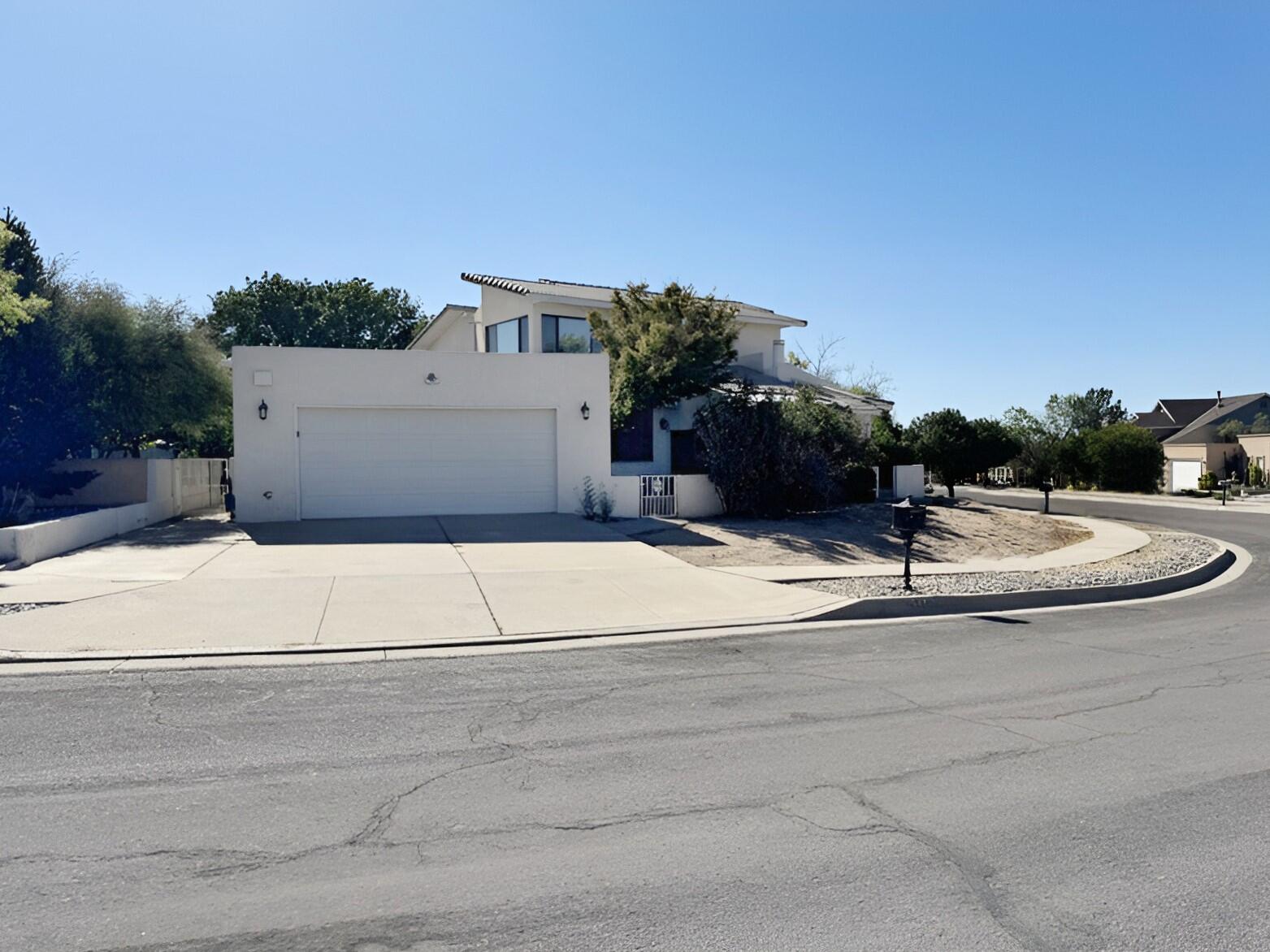 9516 De Vargas Loop NE