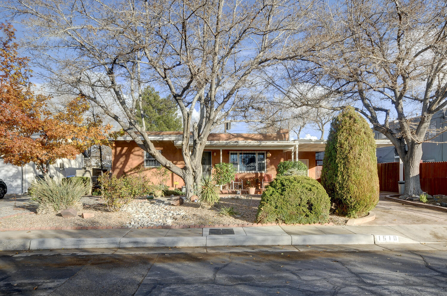 1510 Hermosa Drive NE