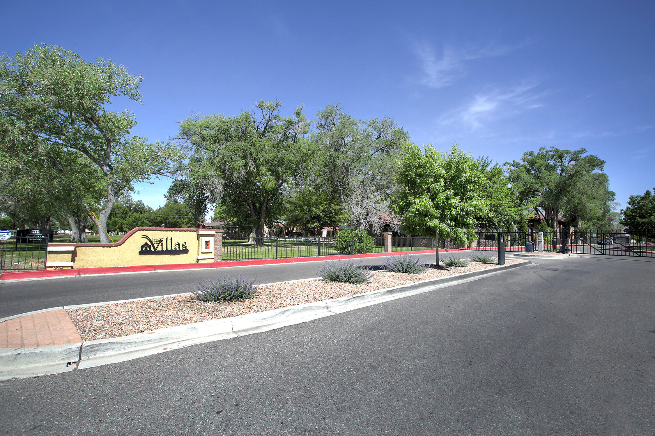 601 Menaul 4302