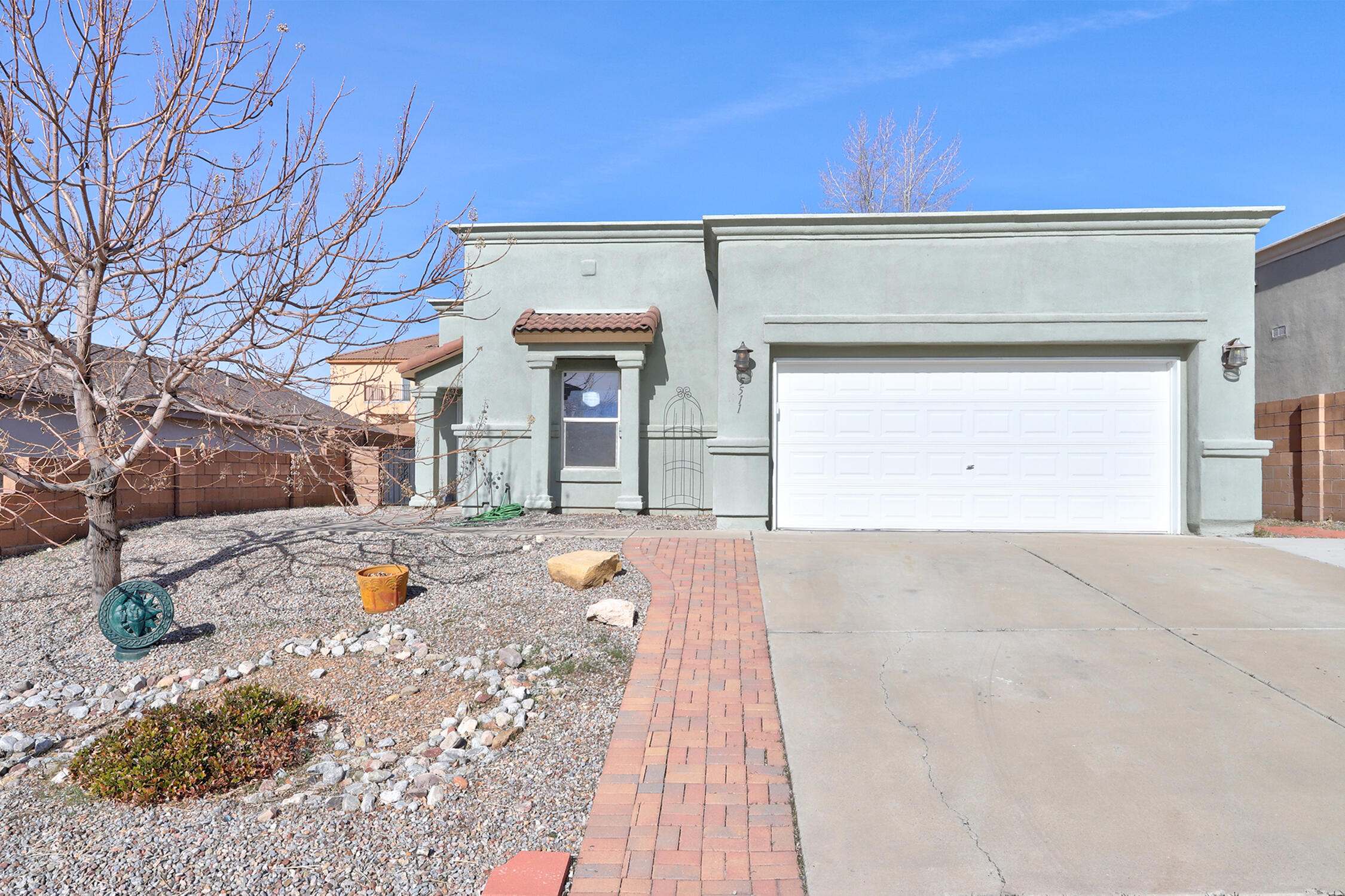 5511 Luna Drive