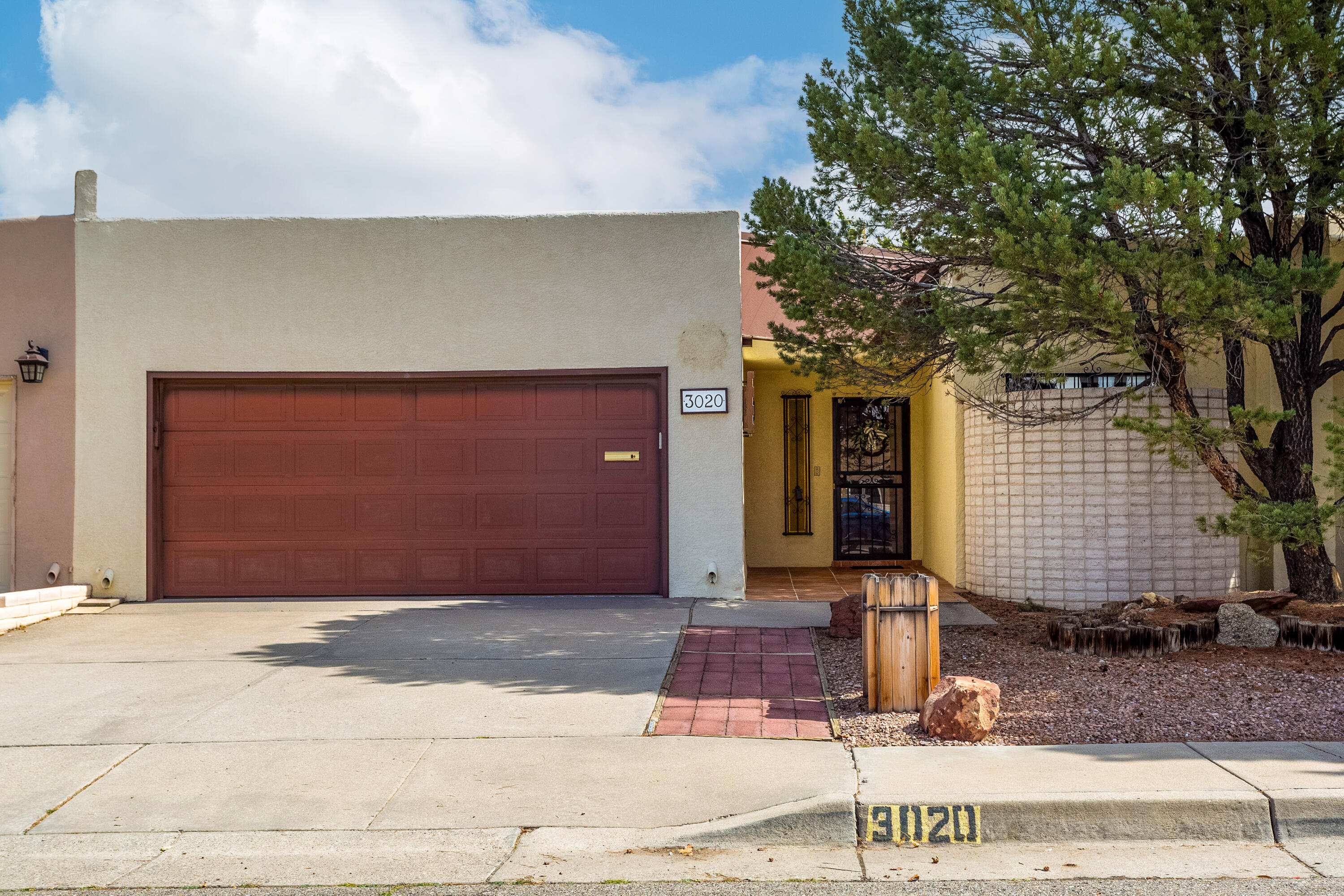 3020 Jardin Plaza NE