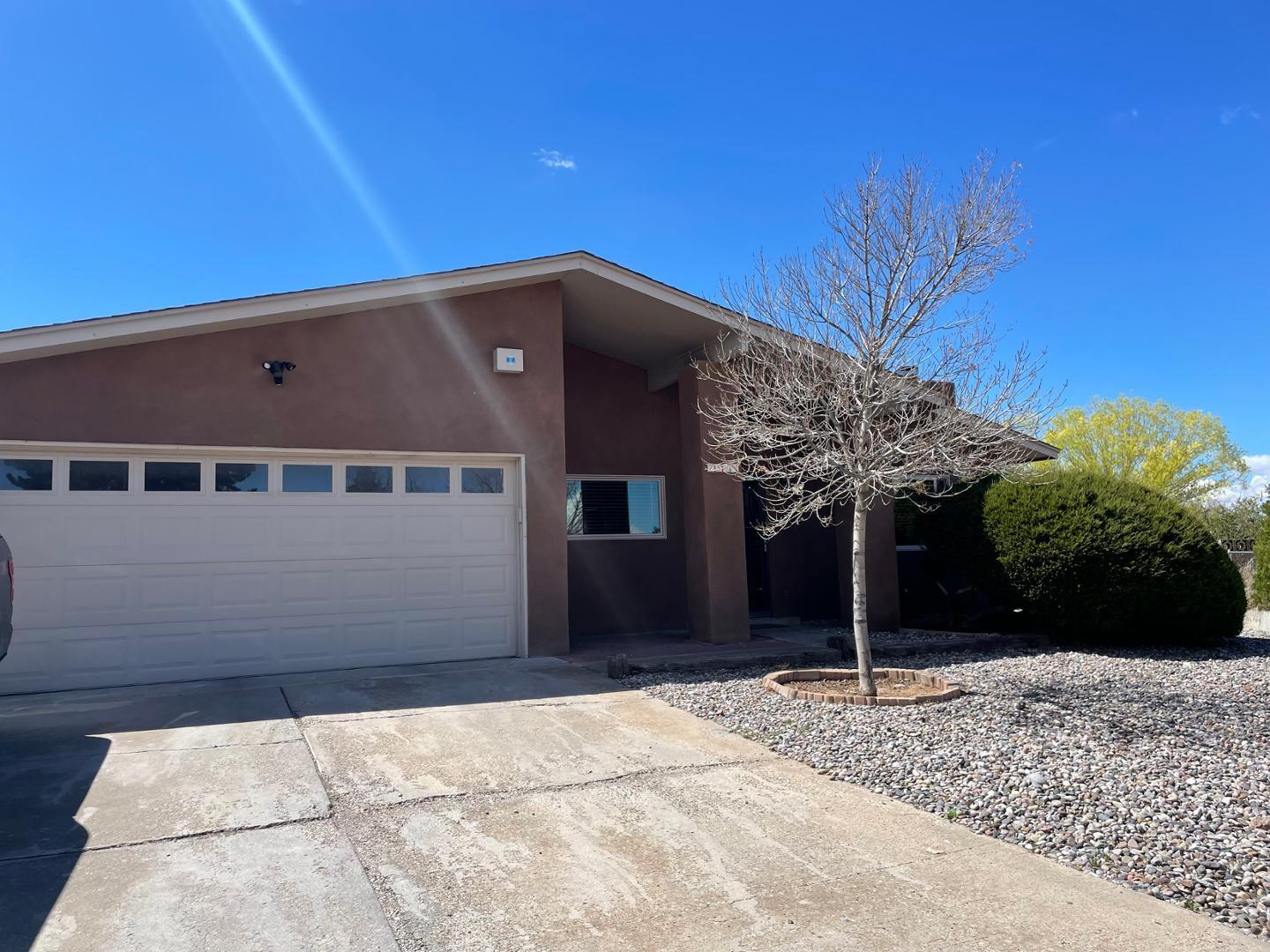 7800 Calle De Plata NE