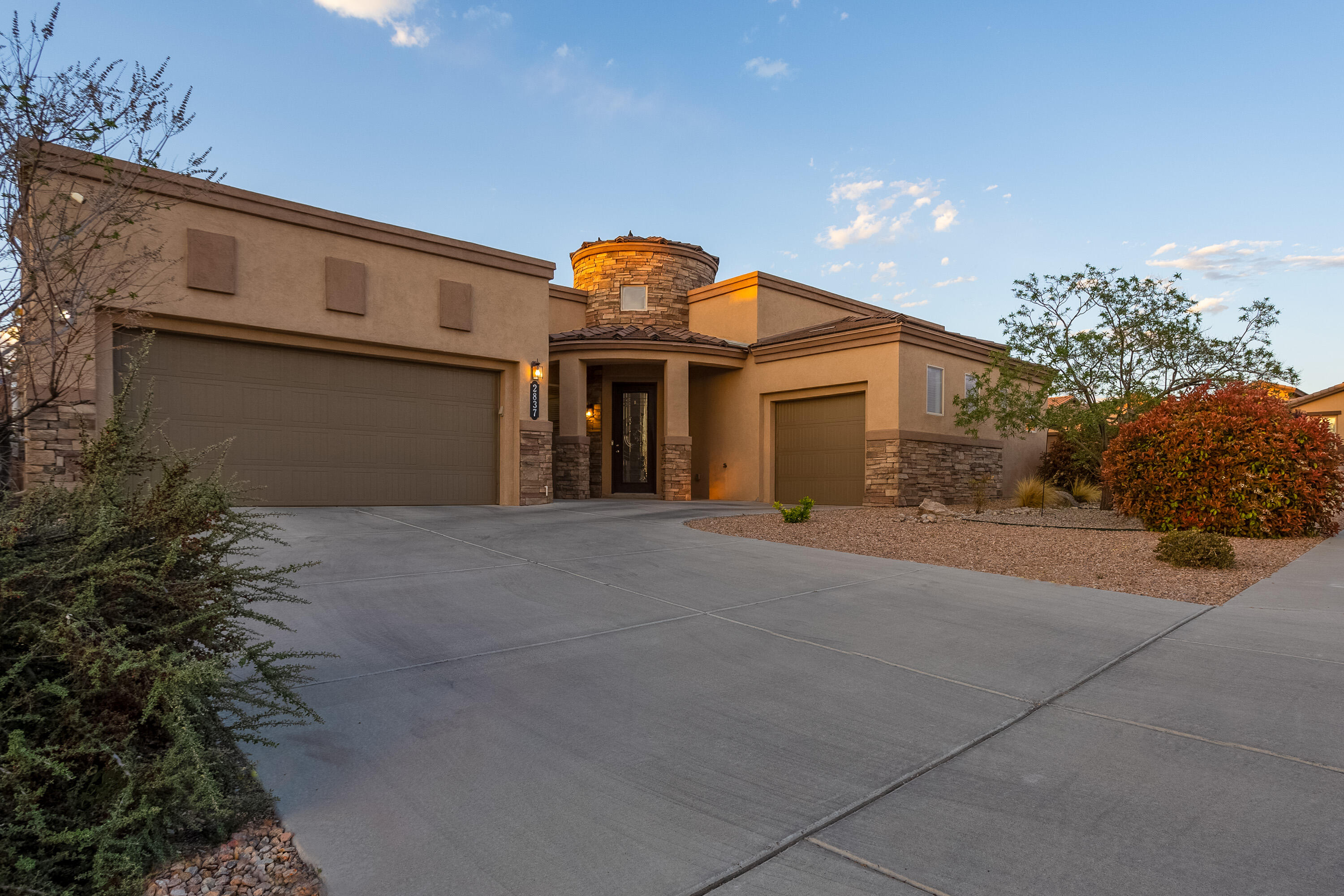 2837 Arce Lane