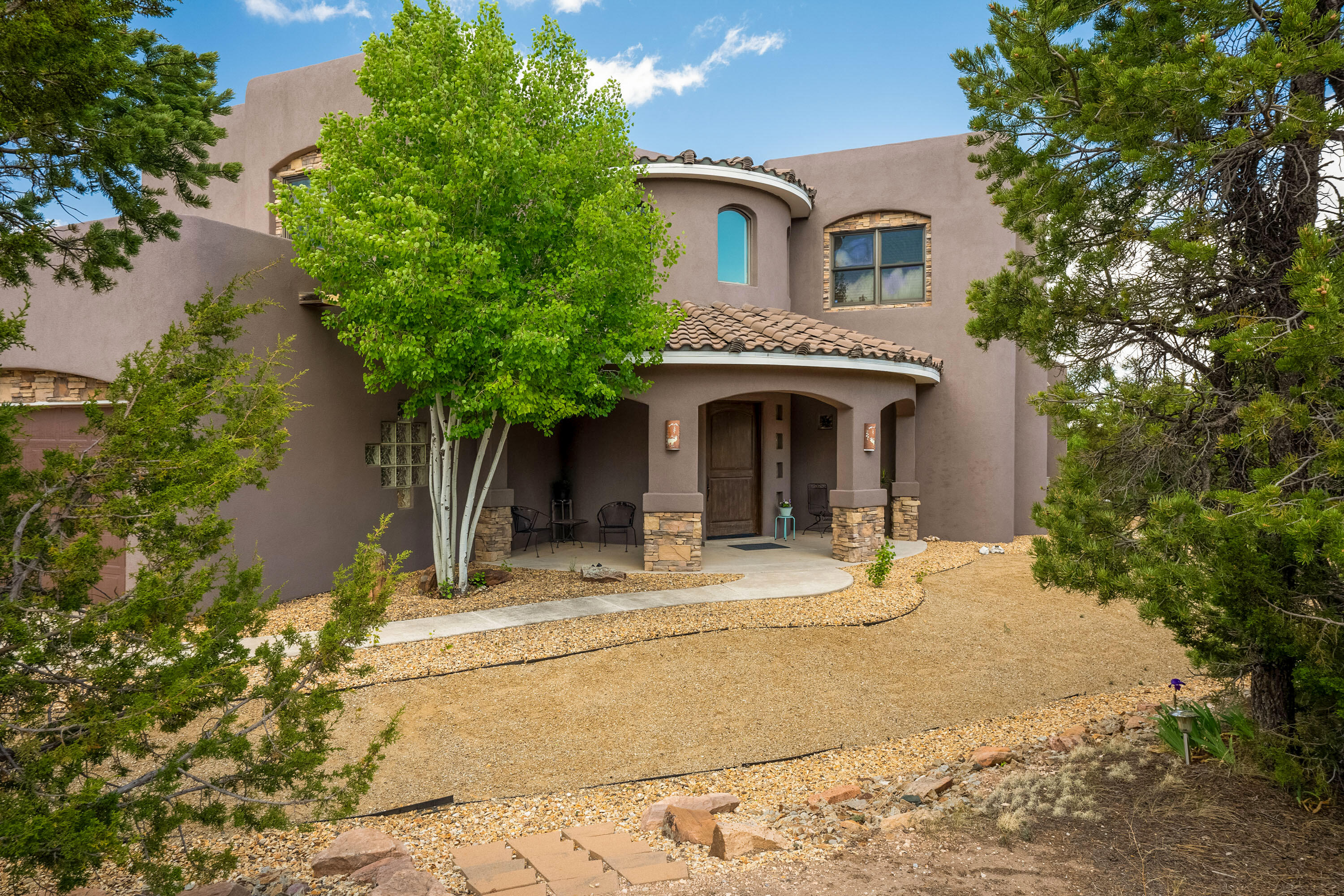 25 Jakes Place
