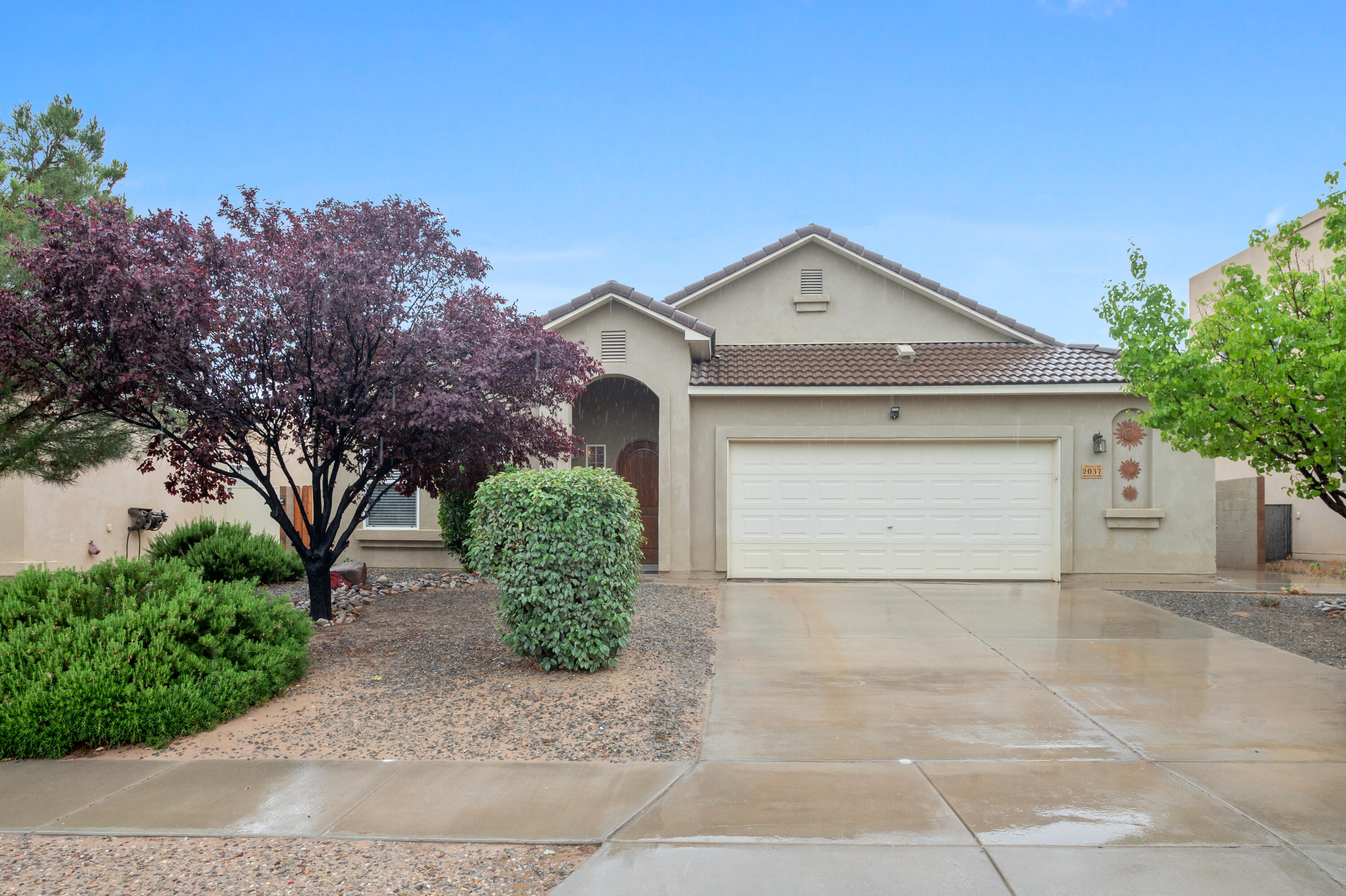 2037 Platina Road SE