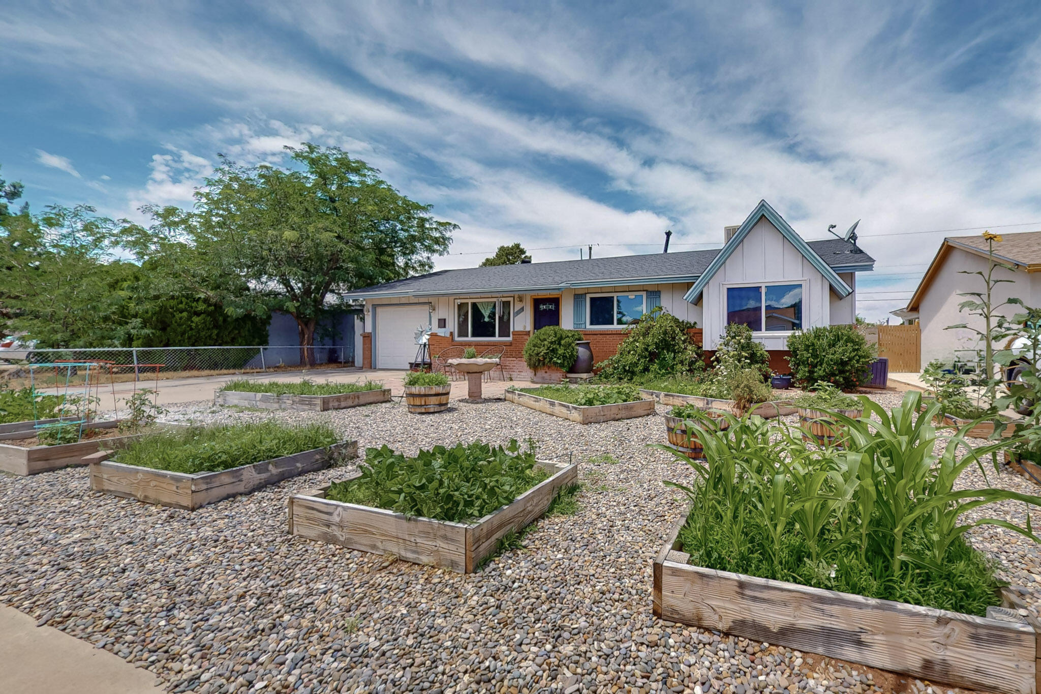 425 Espejo Street NE