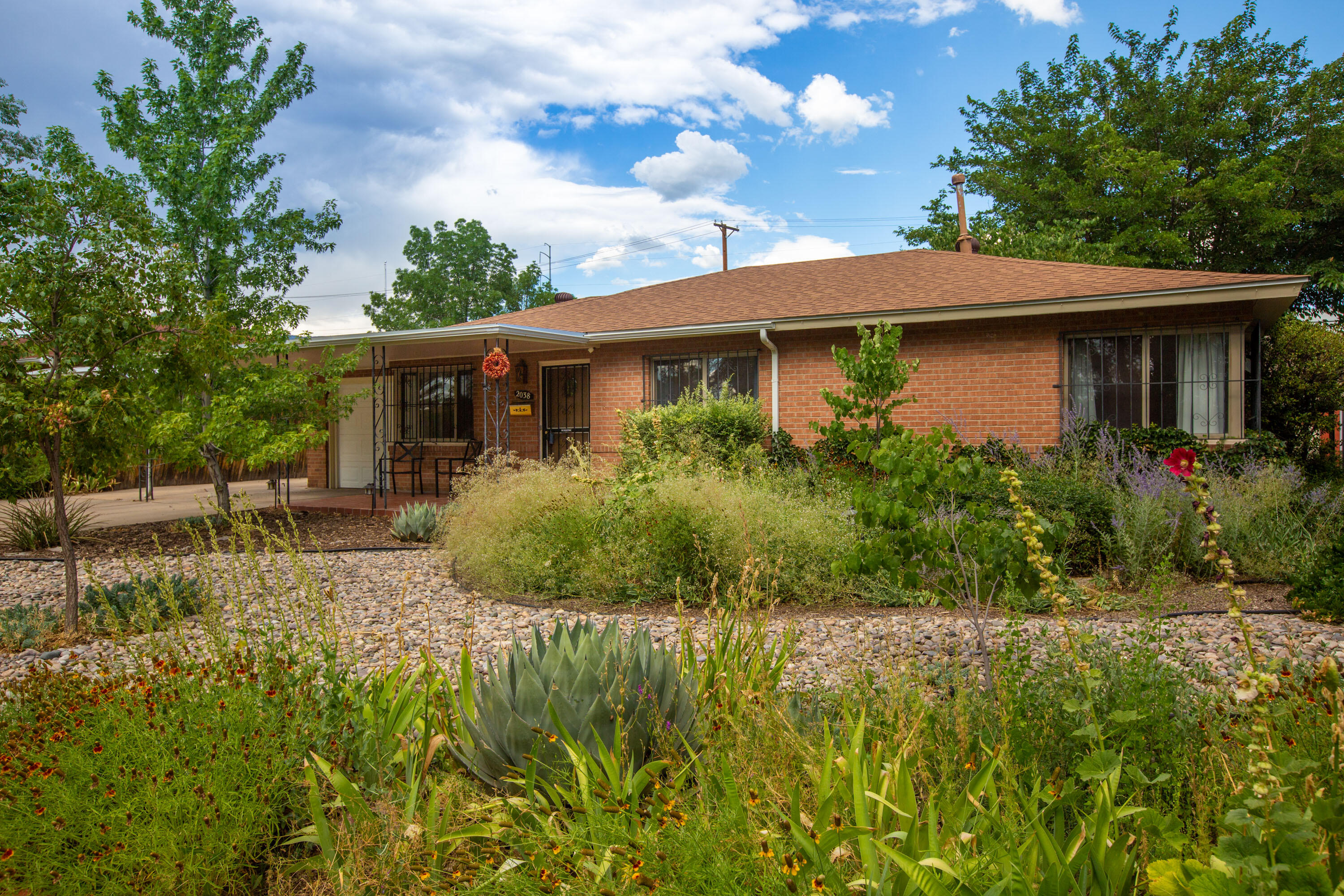 2038 Wisconsin Street NE