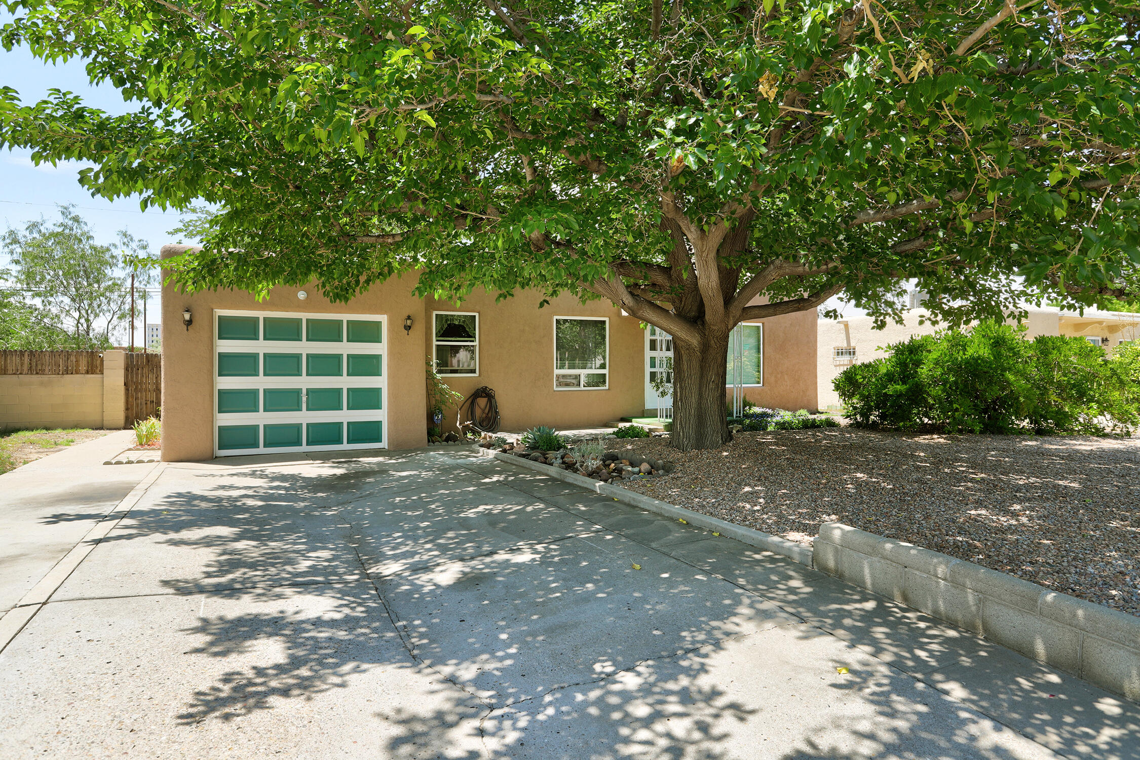 237 Cardenas Drive NE