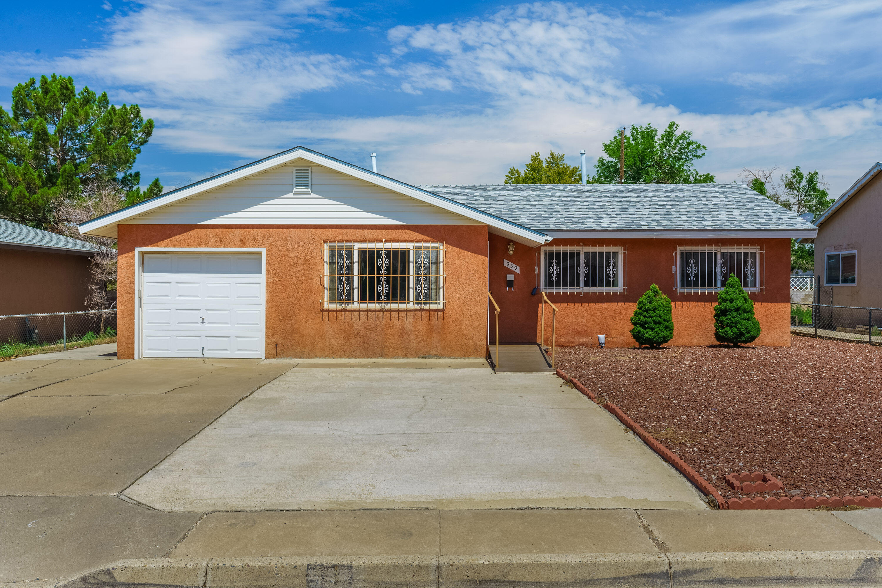 939 Walker Drive NE