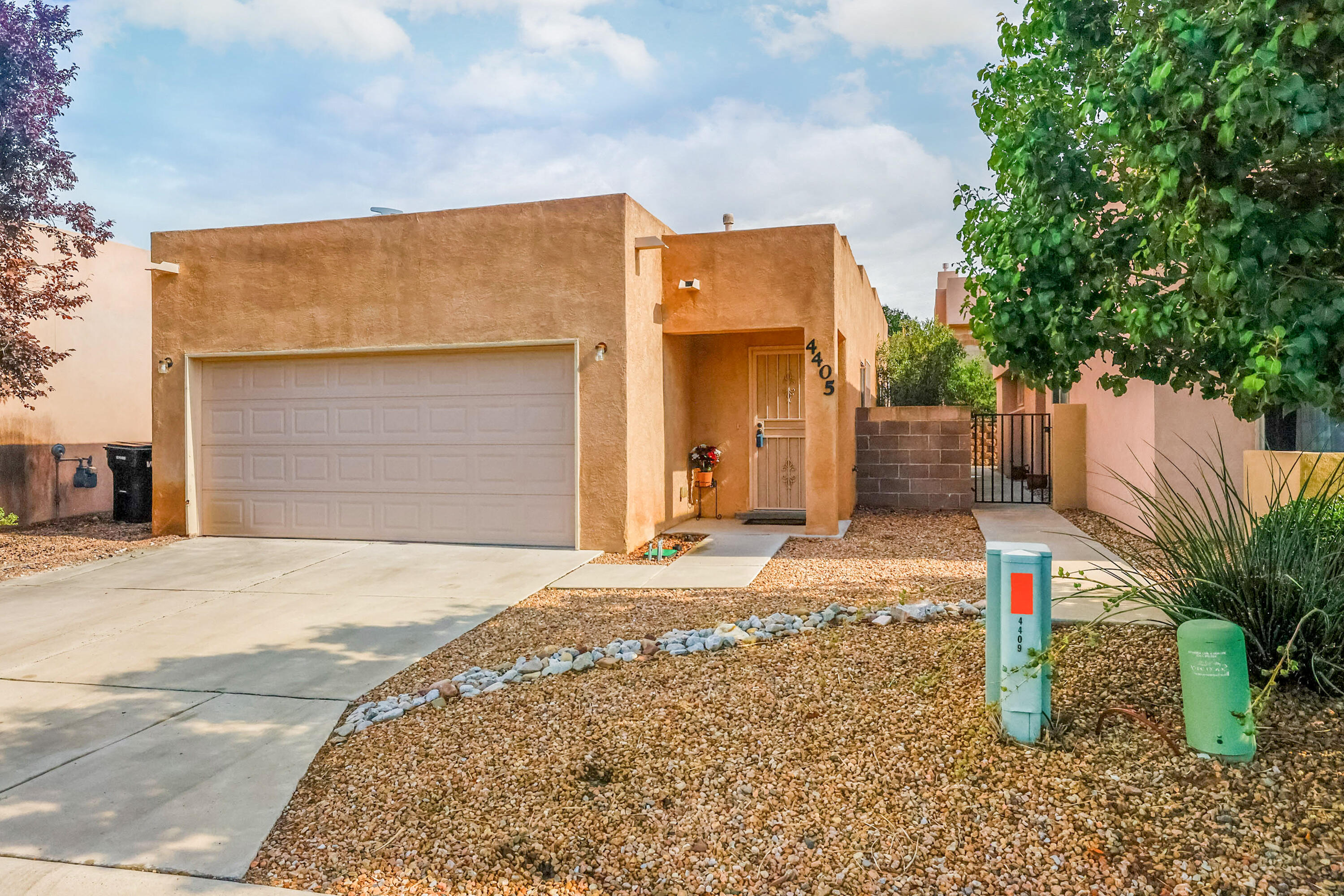 4405 DESERT CHICORY Court SE