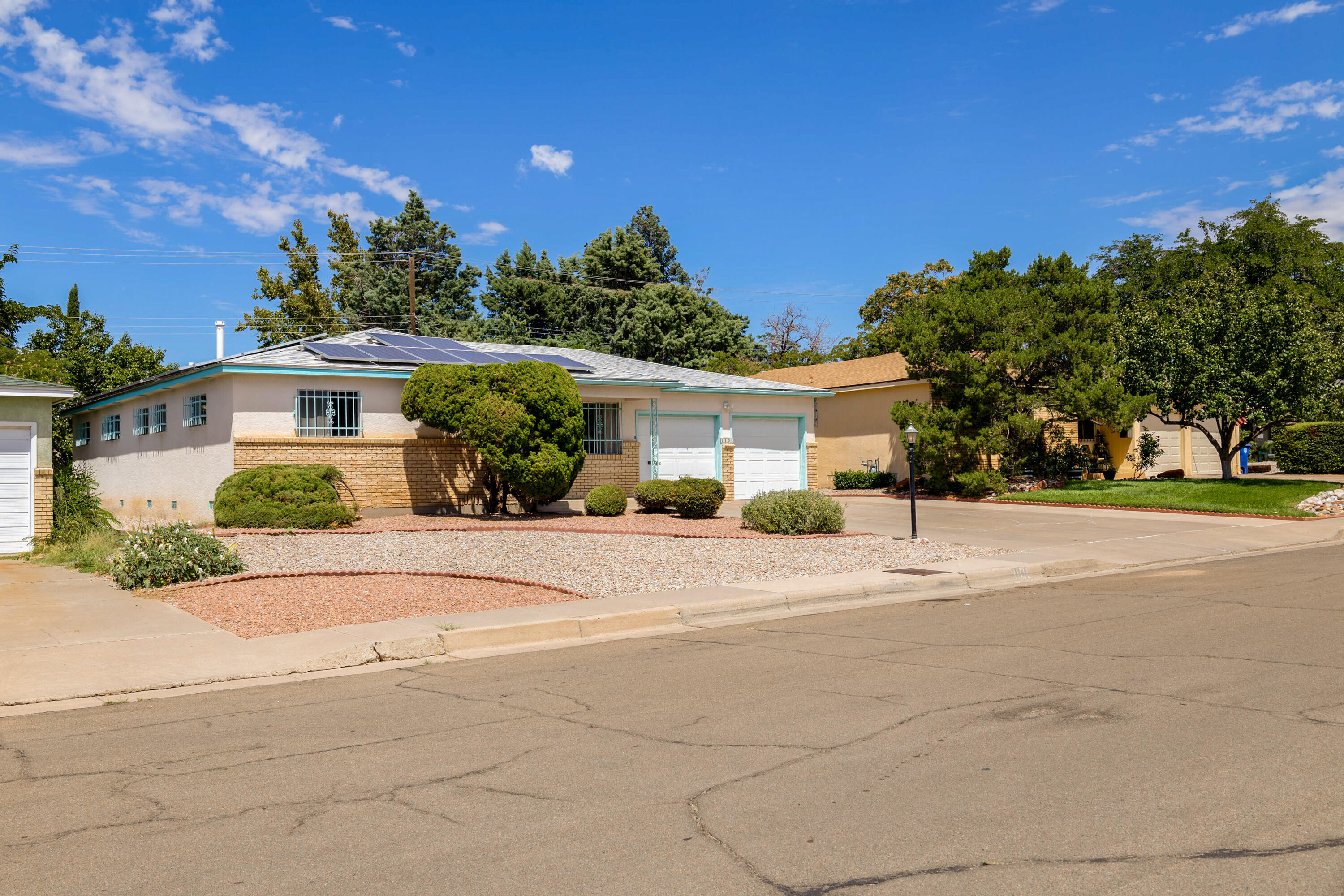 1101 Glorieta Street NE