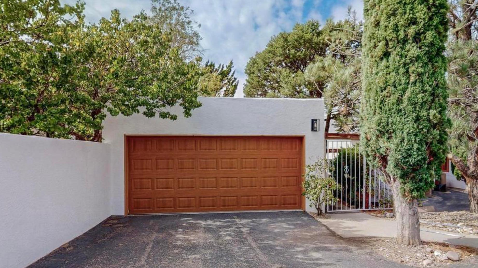 10 La Villita Court NE