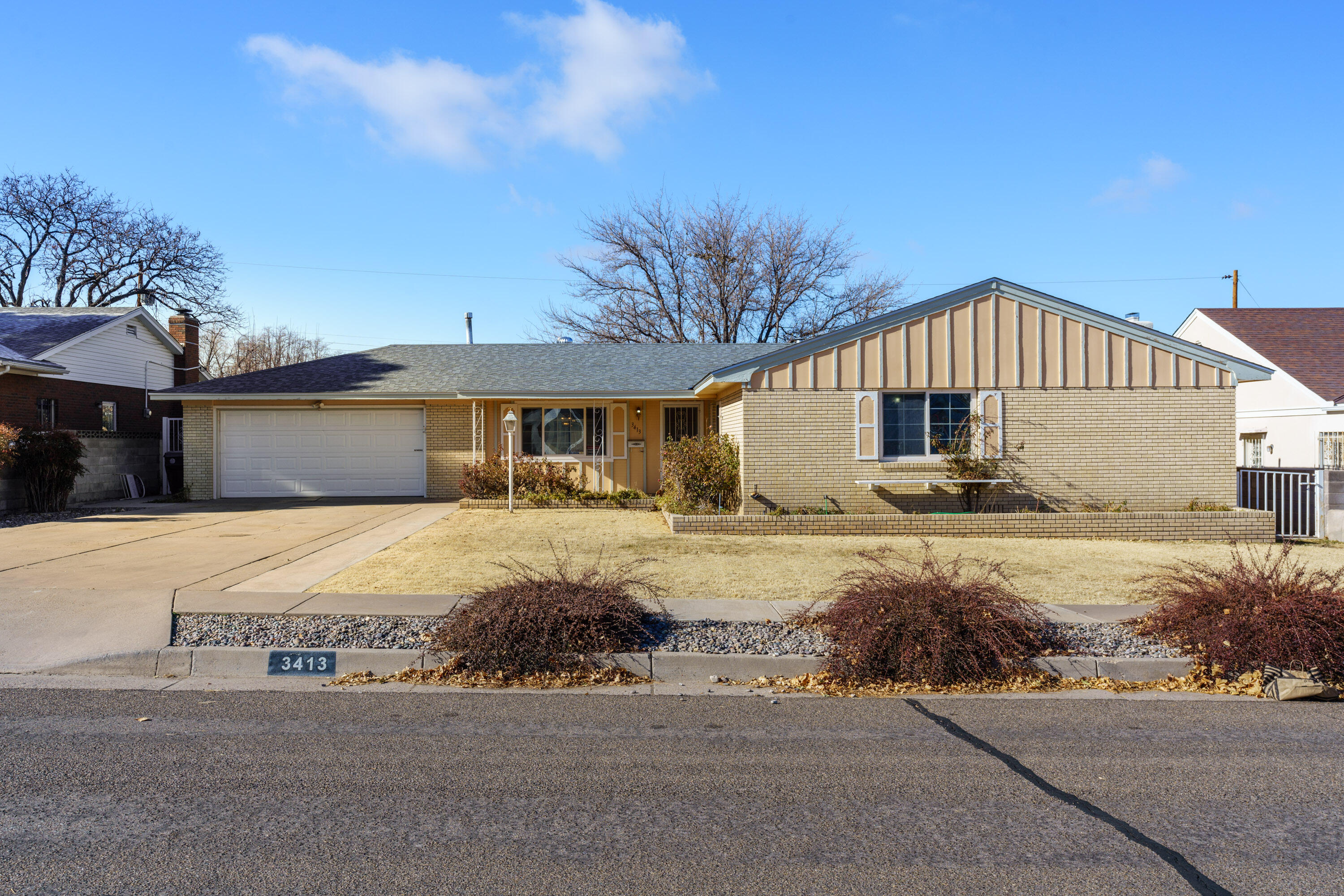 3413 HARWOOD Court NE