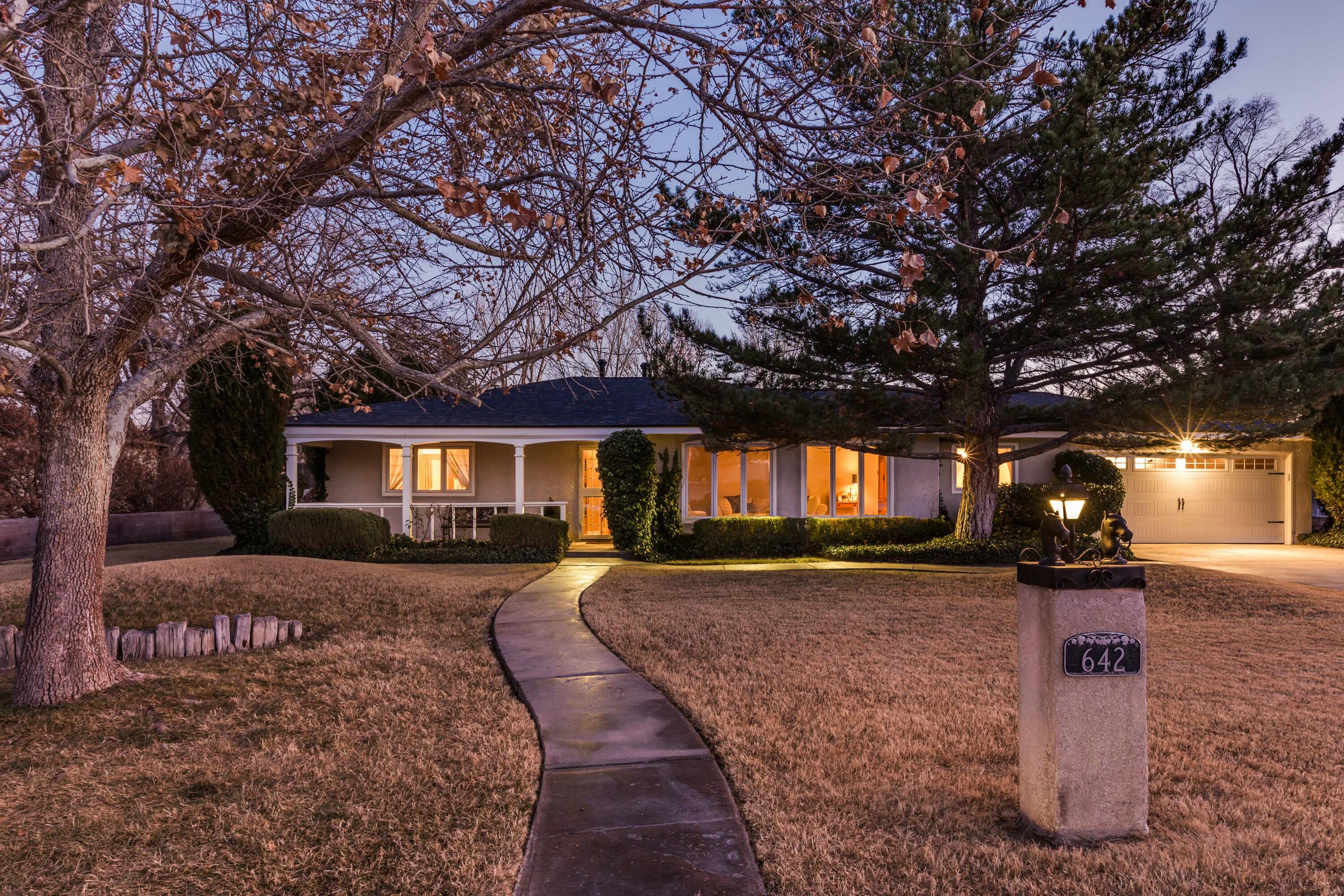 642 SOLAR Road NW